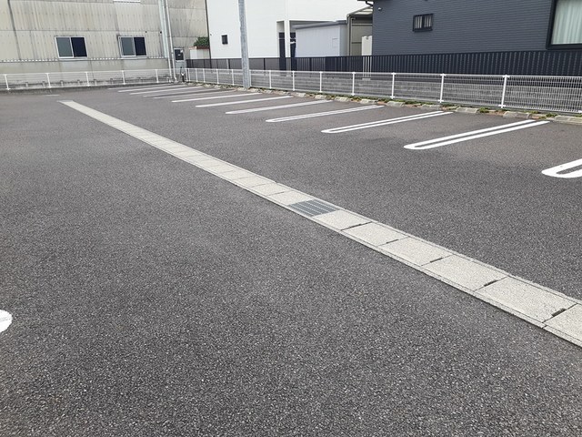 14/20 駐車場
