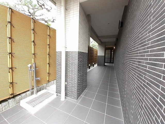 13/20 エントランス