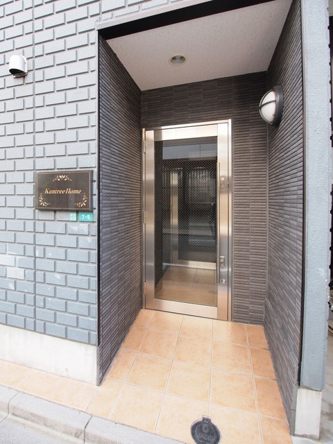 14/20 エントランス