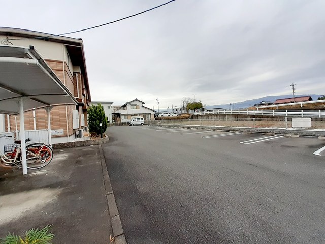 14/20 駐車場