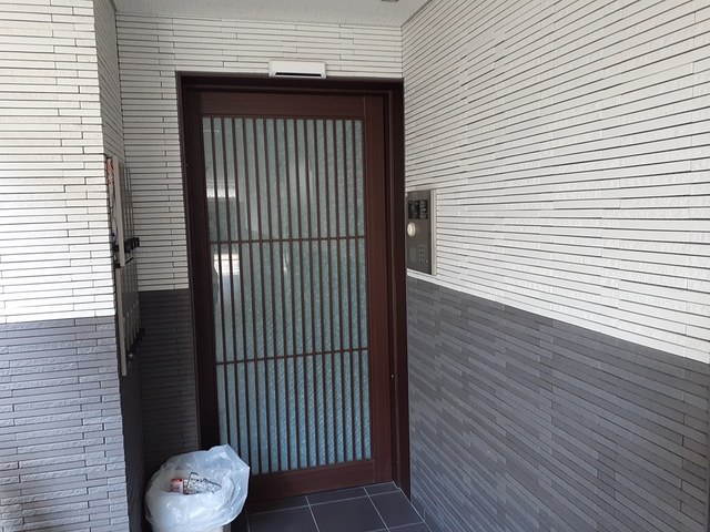 14/20 エントランス