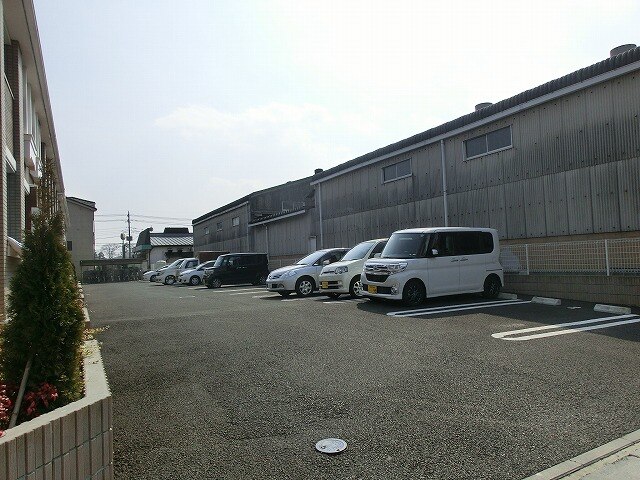 14/23 駐車場