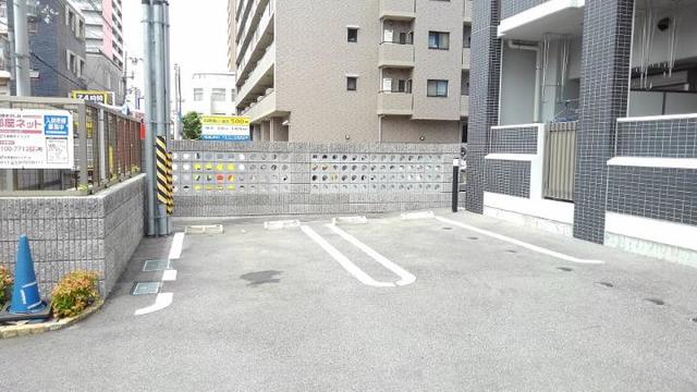 14/20 駐車場