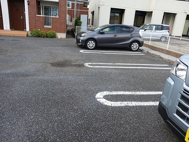 27/30 駐車場