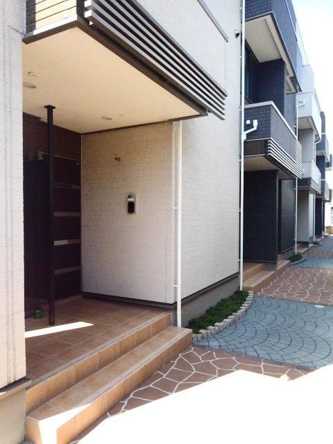 14/20 エントランス