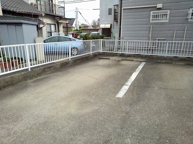 13/19 駐車場