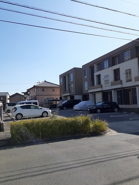 23/30 駐車場