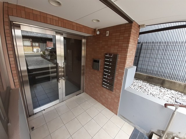 14/20 エントランス