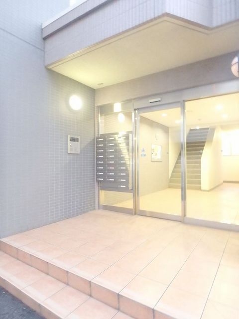 16/25 エントランス