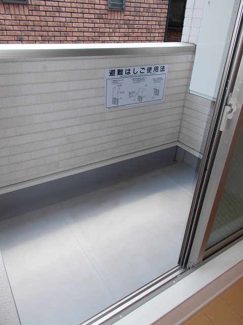 13/22 バルコニー