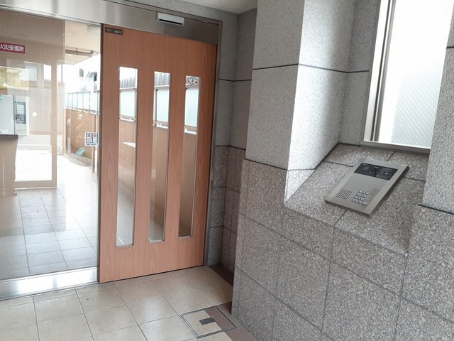 13/20 エントランス