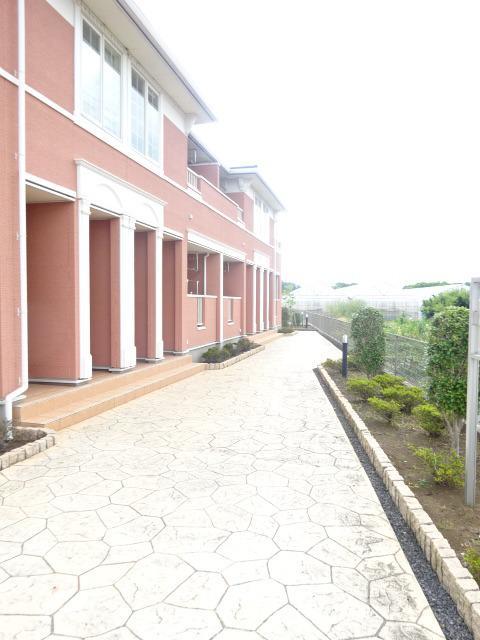 13/22 エントランス