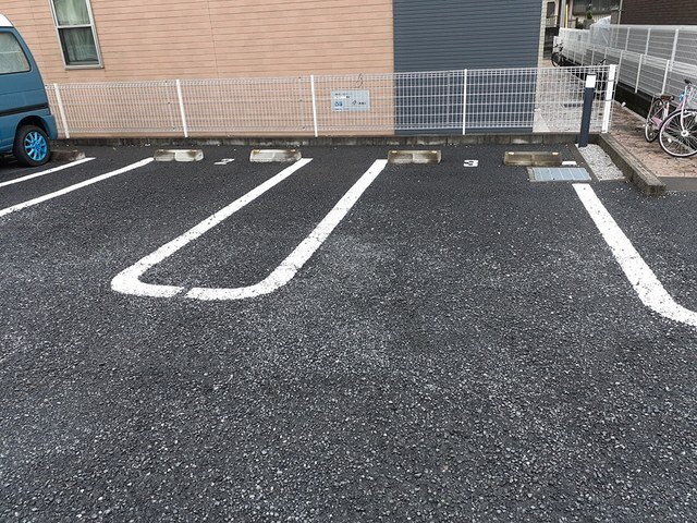 2/5 駐車場