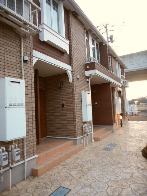 27/30 エントランス