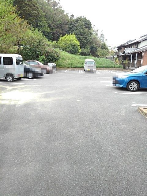 23/30 駐車場