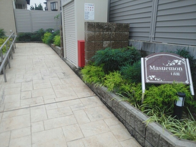 13/20 エントランス