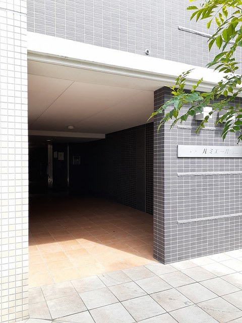 13/22 エントランス