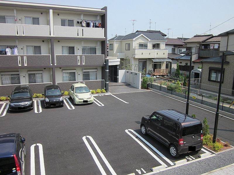 14/18 駐車場