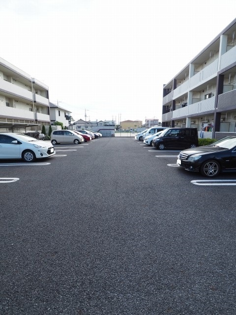 14/18 駐車場