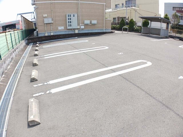 13/19 駐車場