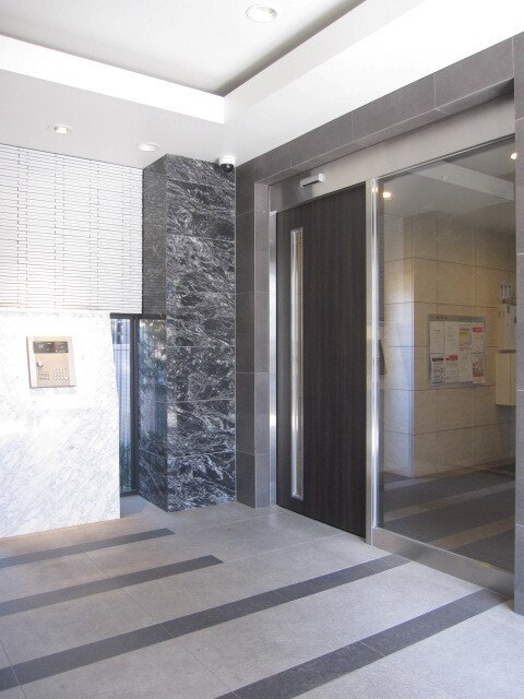 14/20 エントランス