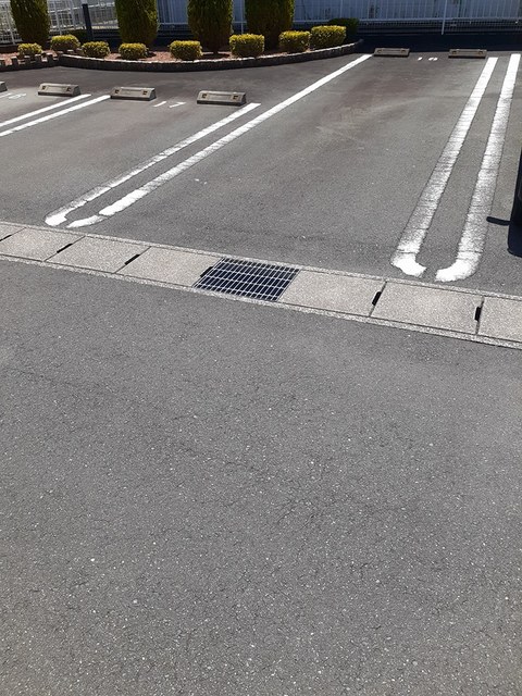 13/20 駐車場