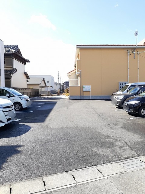 14/20 駐車場