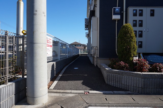 13/22 エントランス