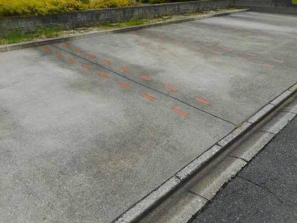 14/21 駐車場