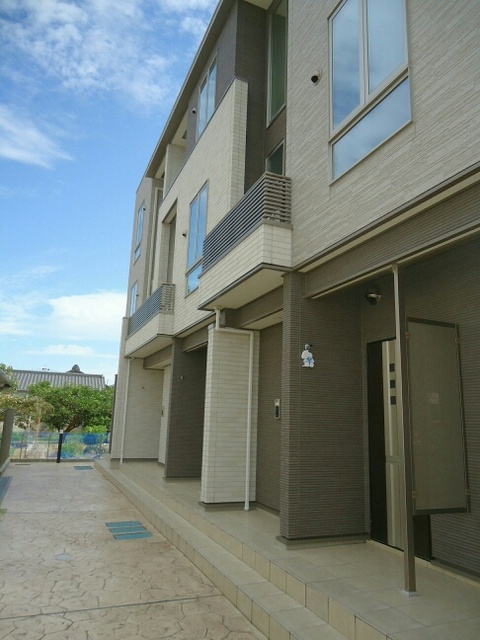 14/23 エントランス