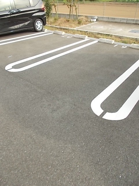 14/21 駐車場