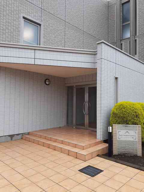 14/20 エントランス