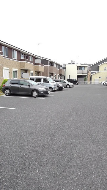 28/30 駐車場