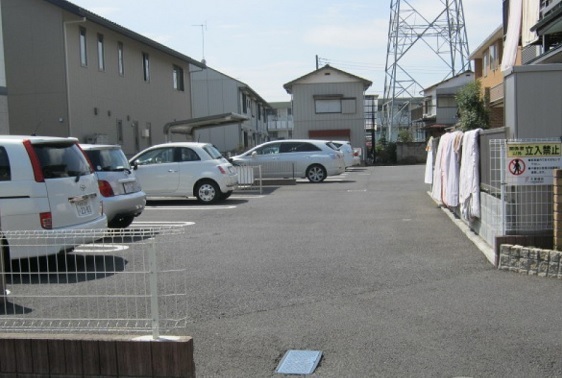 2/6 駐車場