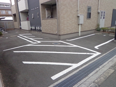 13/23 駐車場