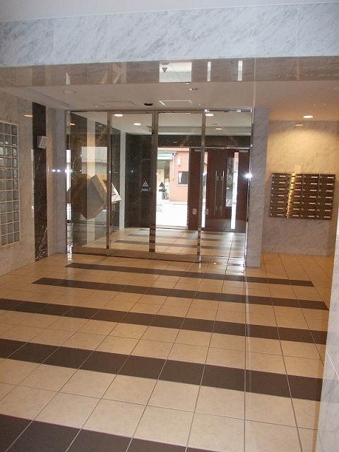 14/20 エントランス