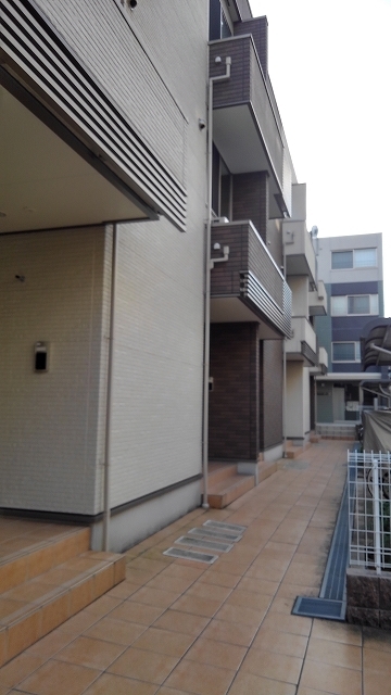 13/20 エントランス