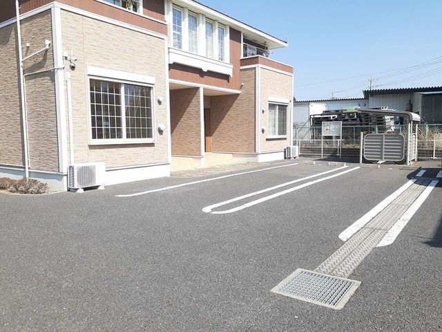 14/20 駐車場