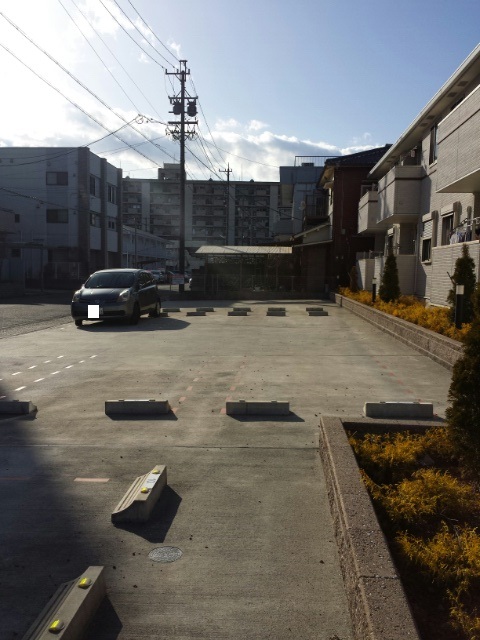 14/23 駐車場