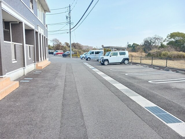 13/21 駐車場