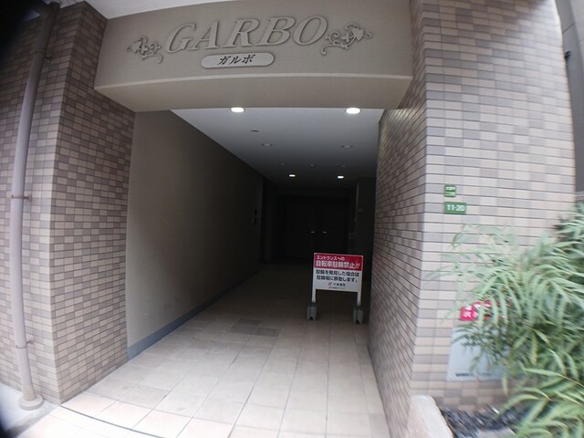 14/20 エントランス