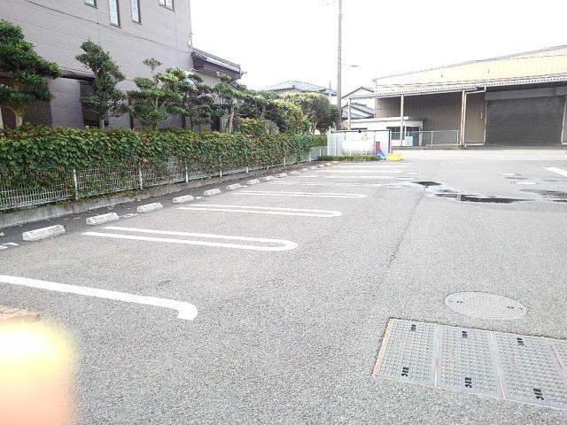 14/20 駐車場