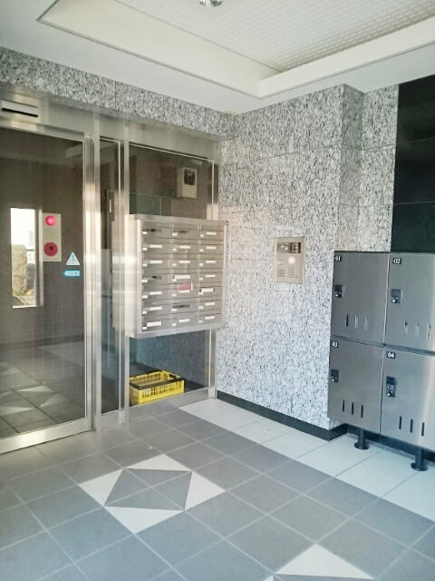 14/20 エントランス