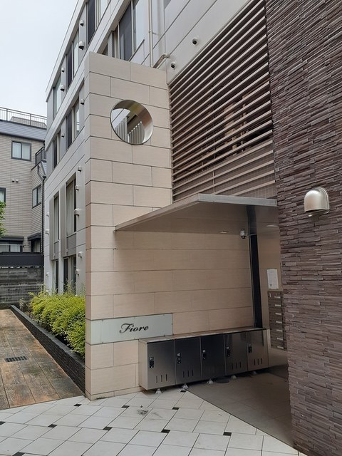 14/20 エントランス