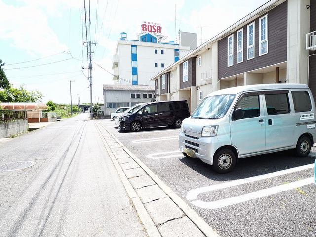 13/19 駐車場