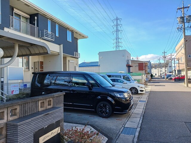 14/17 駐車場