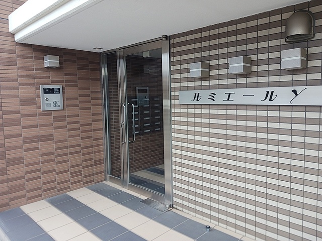 14/22 エントランス