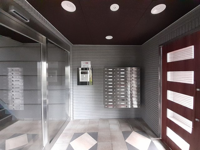 13/19 エントランス