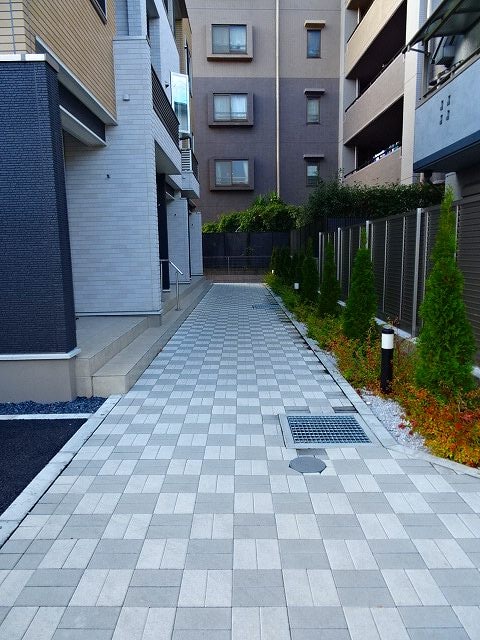 14/20 エントランス