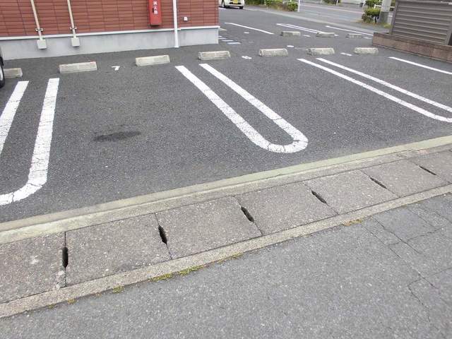 14/19 駐車場